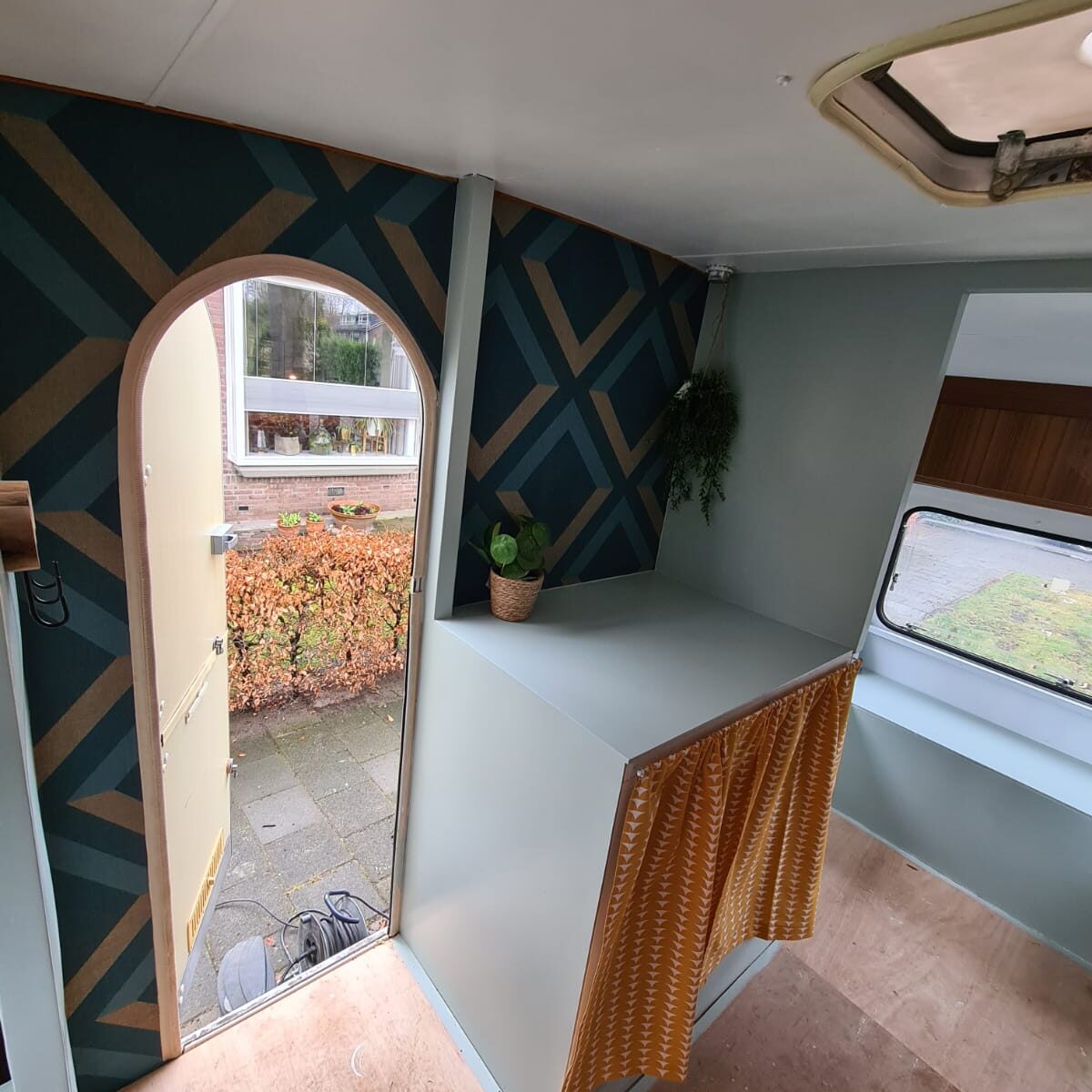 IMG-20220331-WA0004-circle-353e101a4eb4ed5eb16b04be80d37a57-rmsg6pwyetic